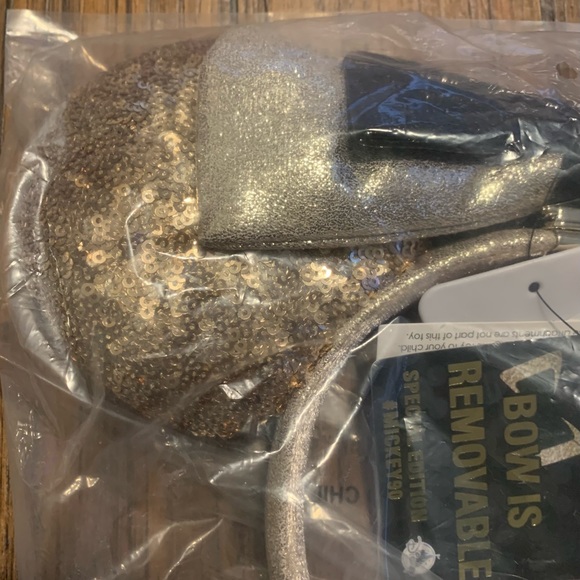 New 2018 Disney Parks Mickey Mouse 90th Years Gold Ears Headband Detachable Bow - Picture 6 of 10